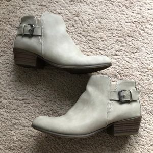 Women’s ESPIRIT Pointed Toe Booties